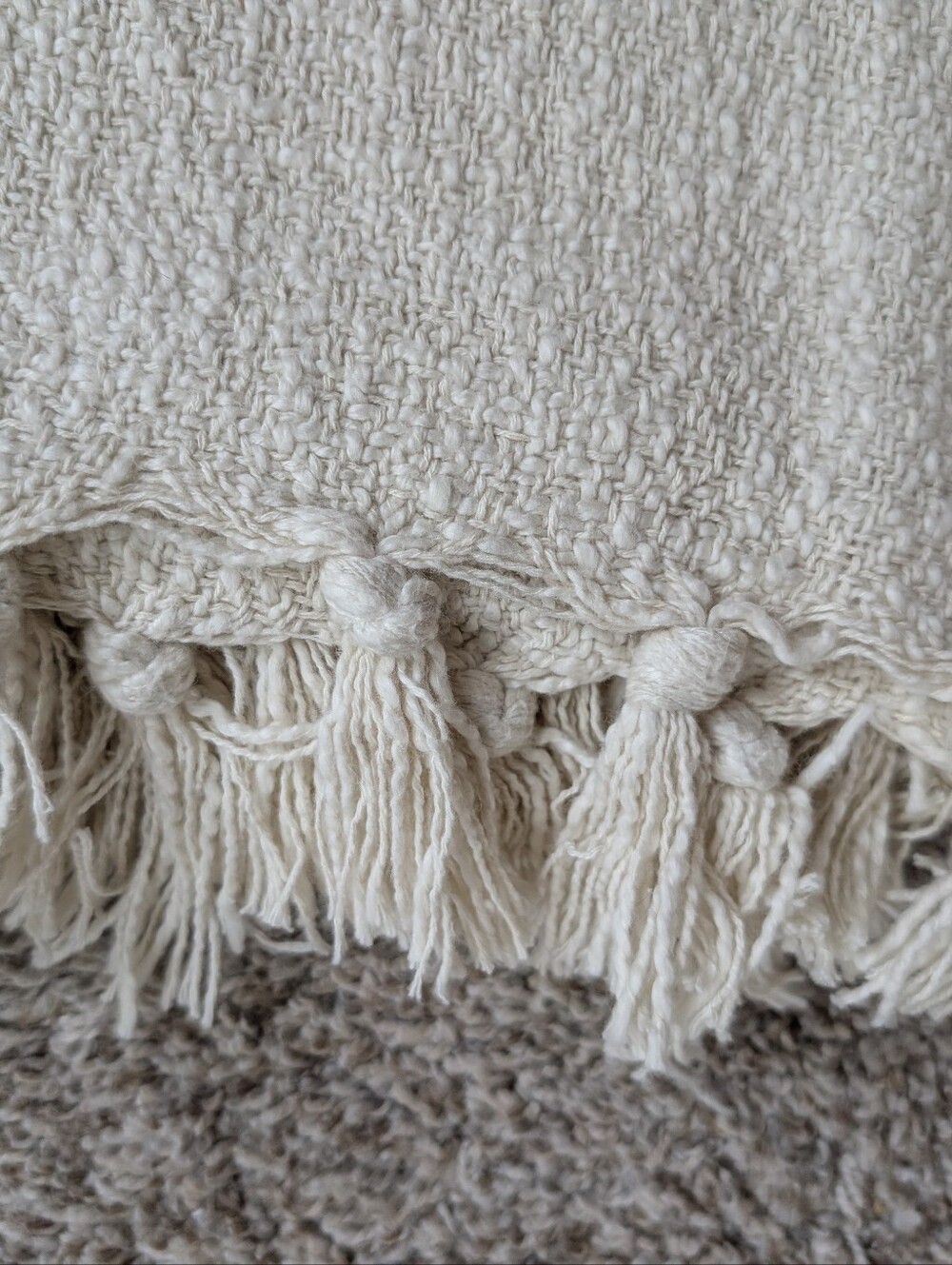 NWT Fieldcrest Cotton Throw Blanket With Tassels Cream Gray Geometric Design - Picture 2 of 7